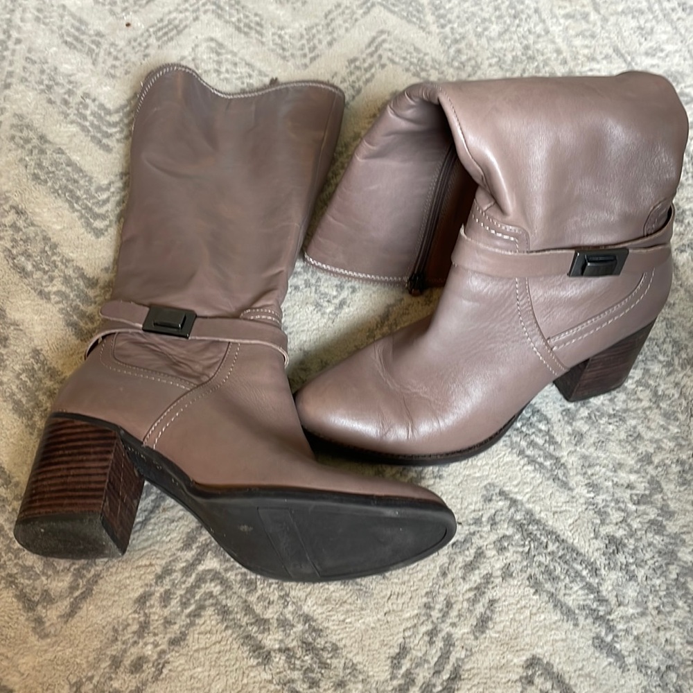 Womens size 8 Franco Sarto knee high leather boot